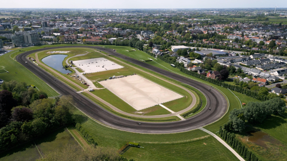 Een luchtbeeld van de Gaverkbeehippodroom