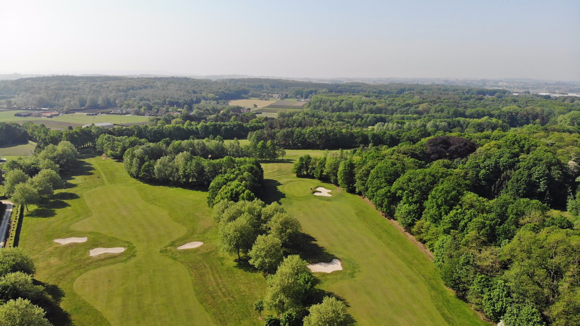 Een luchtbeeld van Waregem Golf