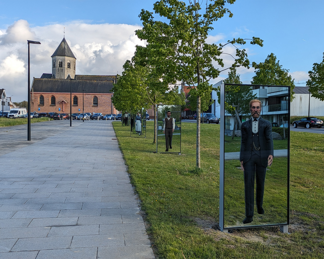 Spiegels op grasveld Barrage in Sint-Eloois-Vijve